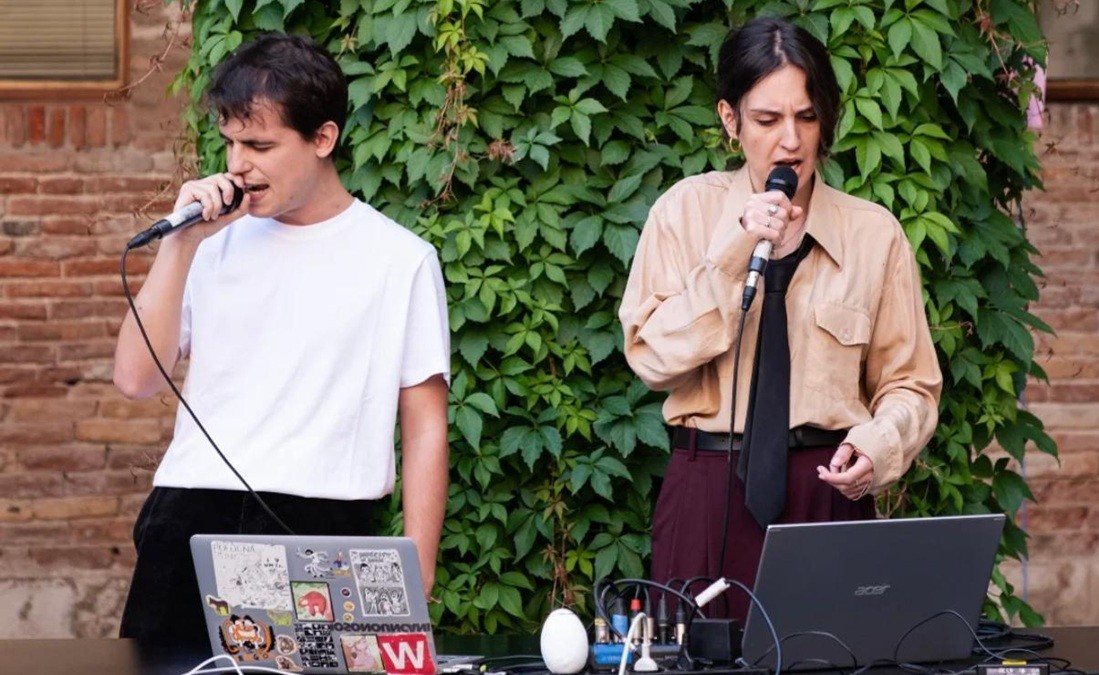 Villacidro, performance del duo Nicola Pittau ed Erika Gliozheni