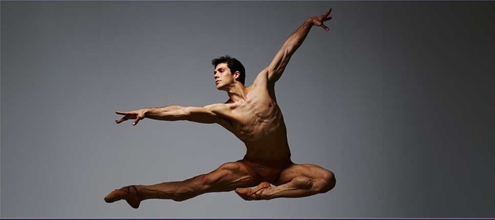 Roberto Bolle e Fiorella Mannoia sul palco del Forte Arena