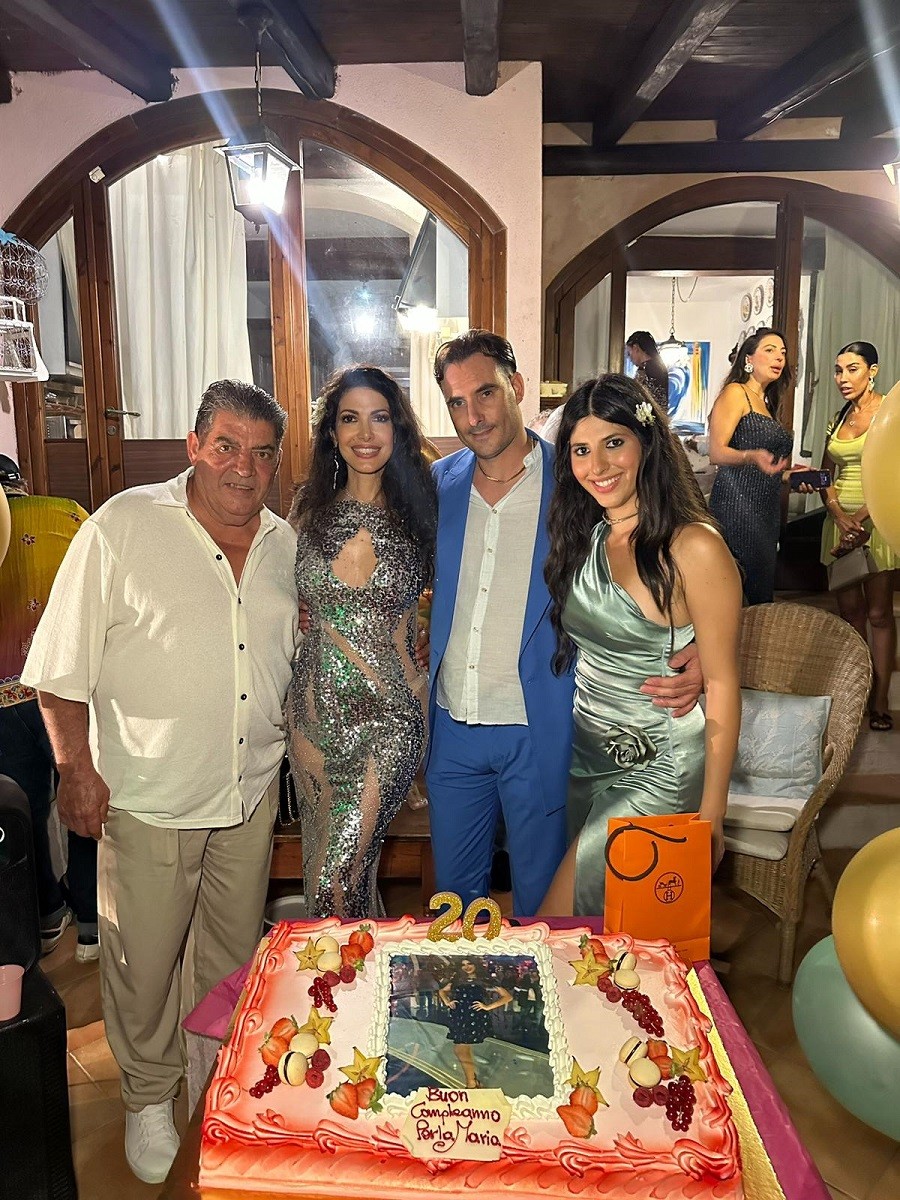Lo stilista guspinese Antonio Zaru trionfa in Costa Smeralda