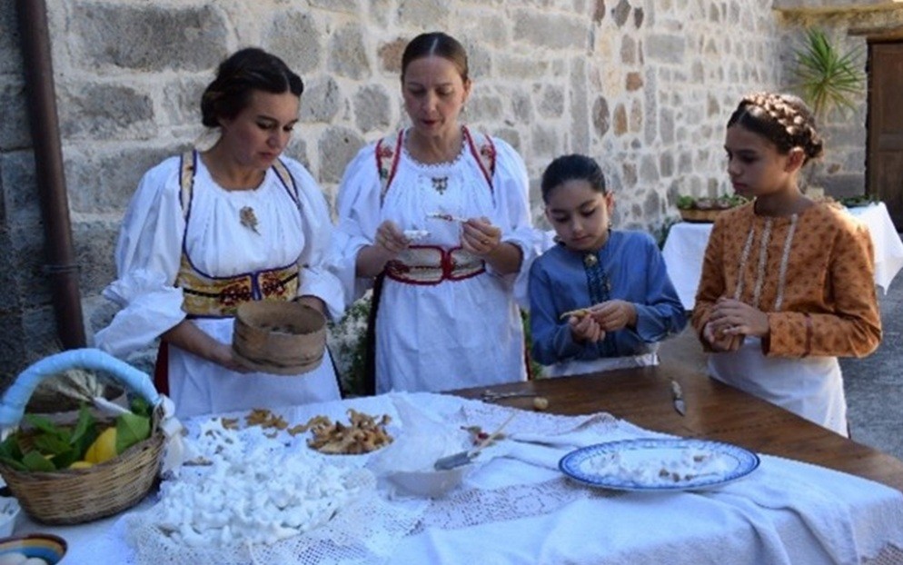 Serrenti, i cinquant'anni del gruppo folk Santa Vitalia