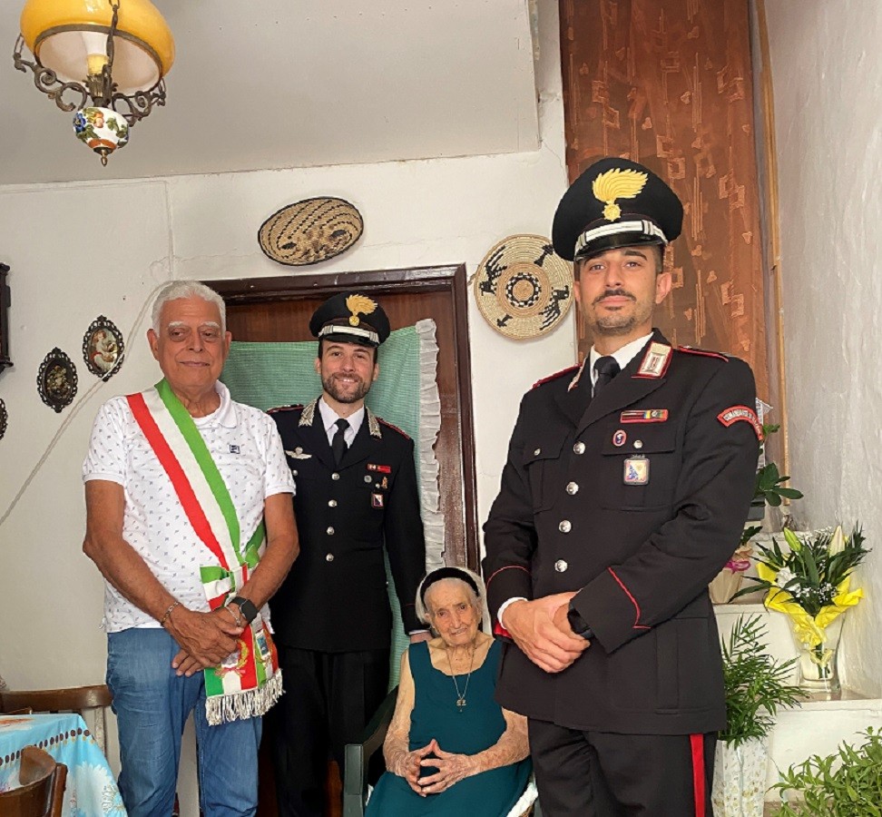 Gonnosfanadiga festeggia i 105 anni di Pietrina Marongiu