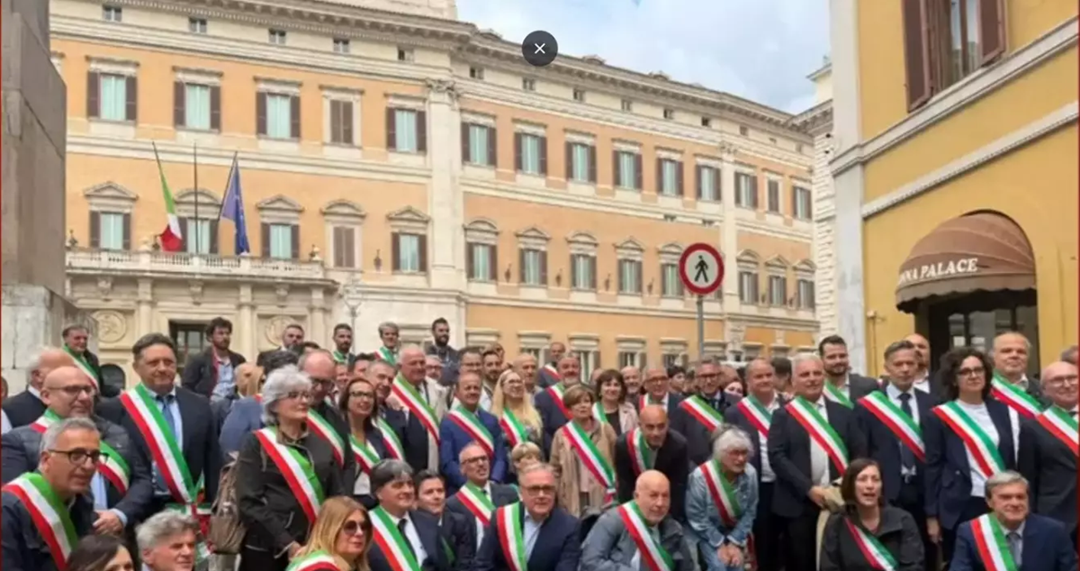 Comuni montani, Arbus in piazza contro il Dpcm