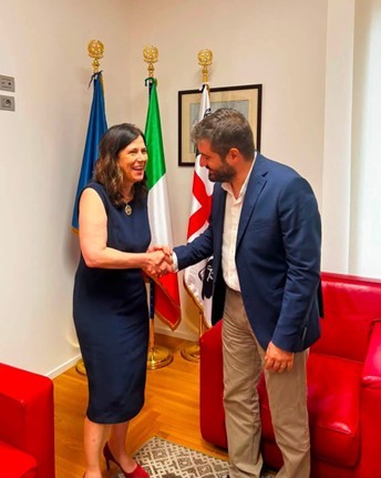 Marco Pala, Sindaco di Guspini in una recente foto con la Presidente della Regione, Alessandra Todde. 