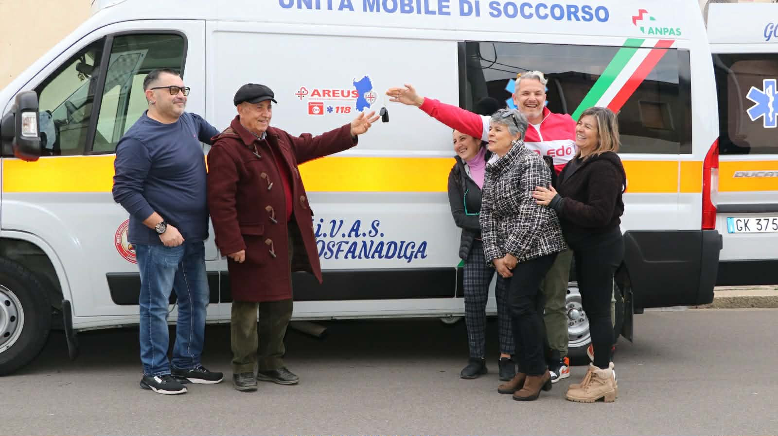Il direttivo della LiVAS alla consegna della nuova ambulanza Benvenuta 2